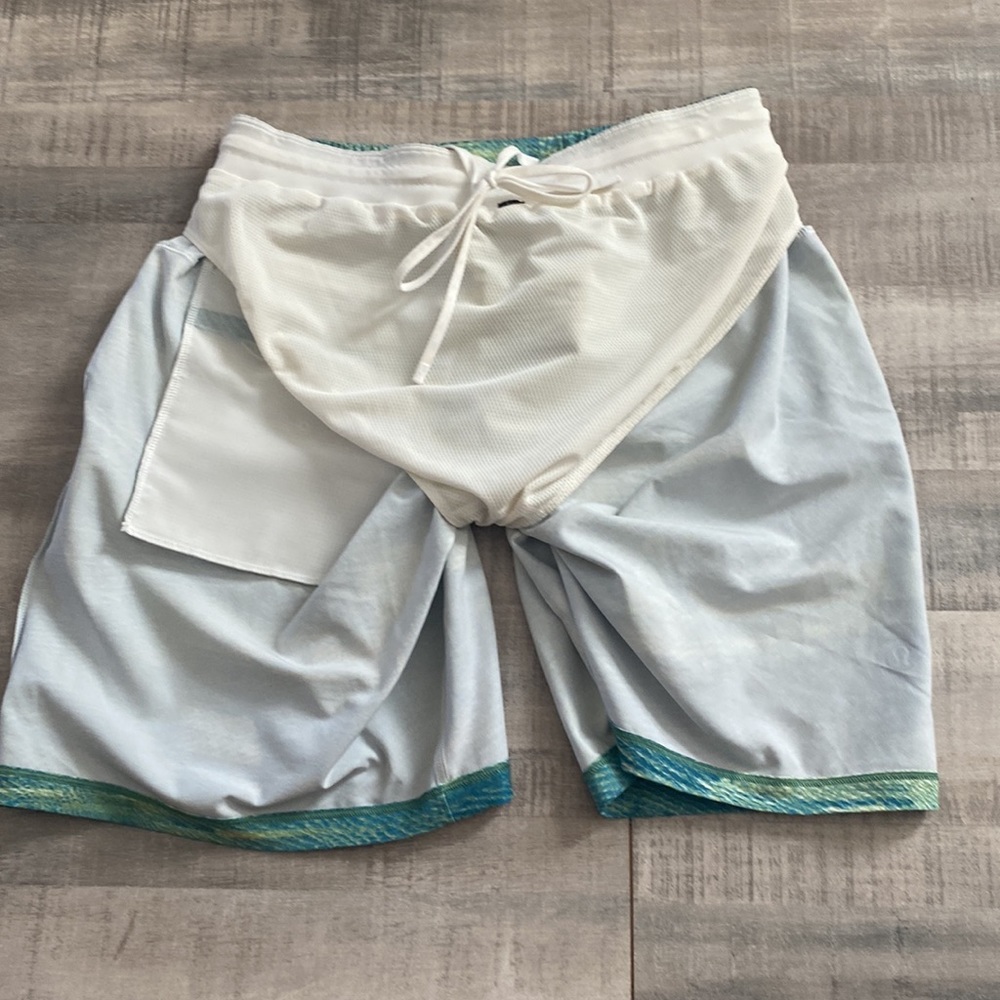 Lululemon men’s swimsuit tri color size S - Picture 6 of 7